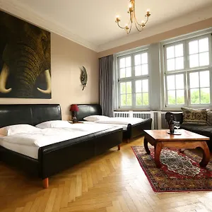 https://hotel-amsterdam.hamburg-hotels-de.com