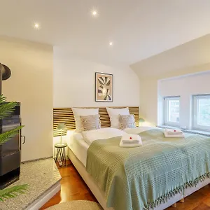 Maisonette Am Holstentor Mit Dachterrasse Und Heimkino Lübeck